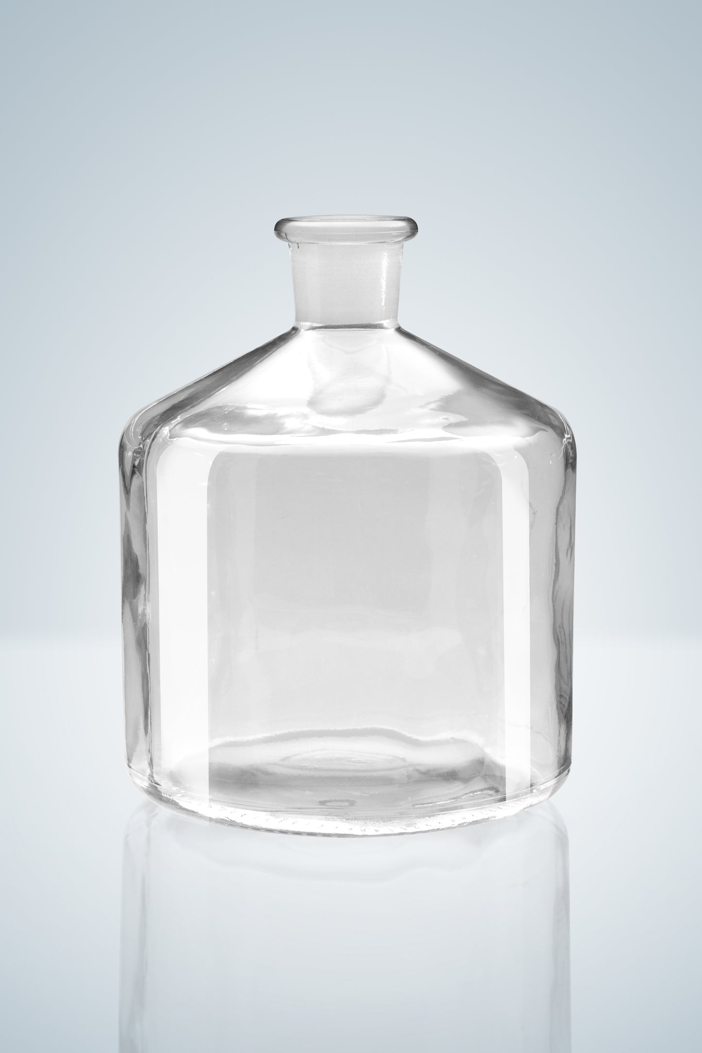 Reservoir bottles for automatic burettes