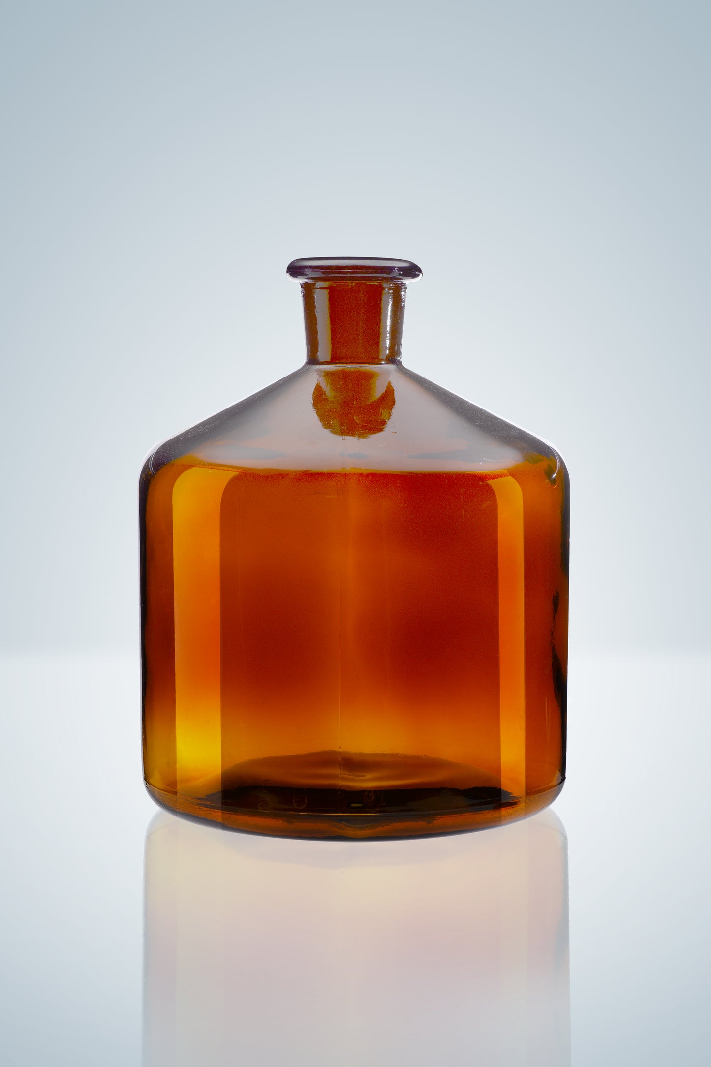 Reservoir bottles for automatic burettes